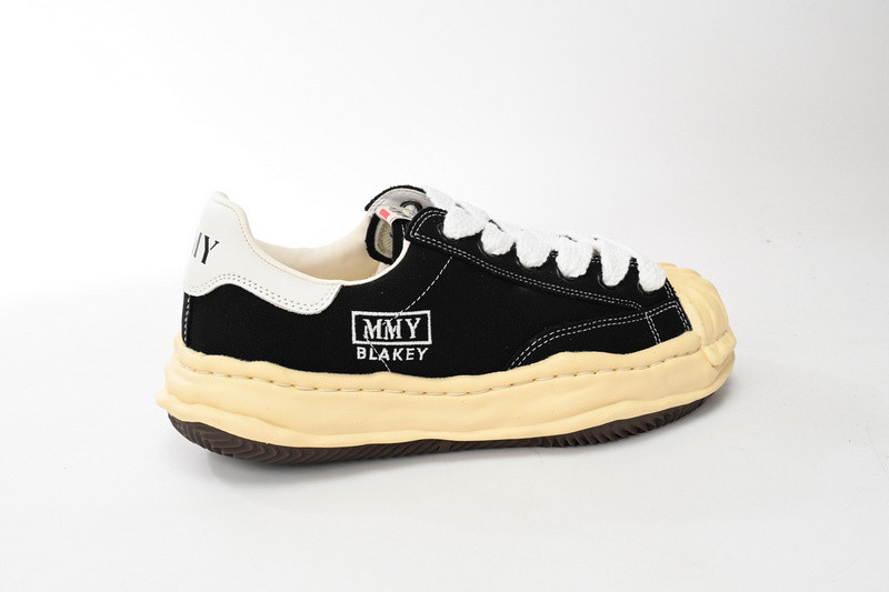 mmy sneaker 0037
