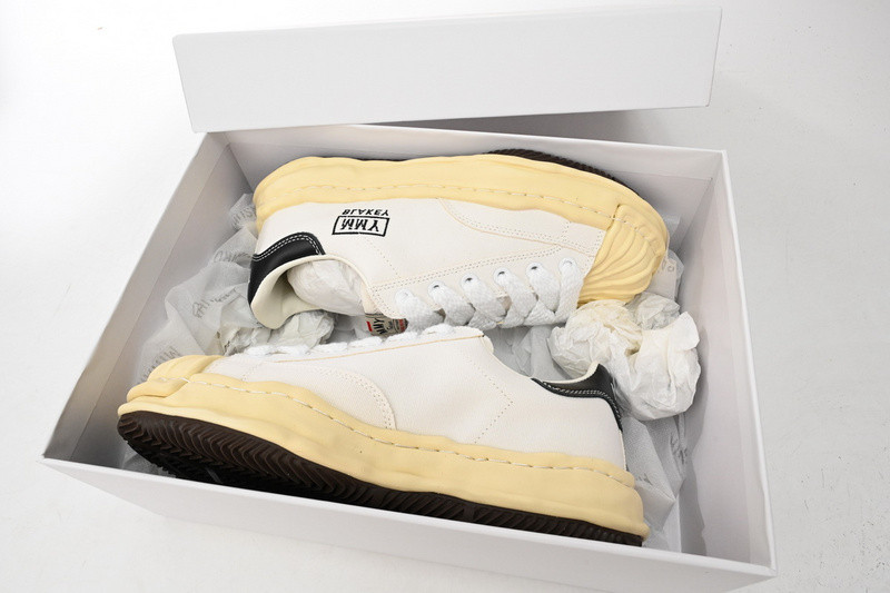 mmy sneaker 0038