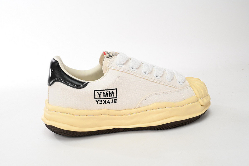 mmy sneaker 0038