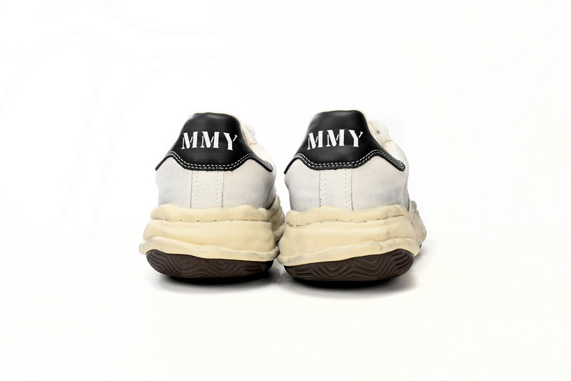 mmy sneaker 0042