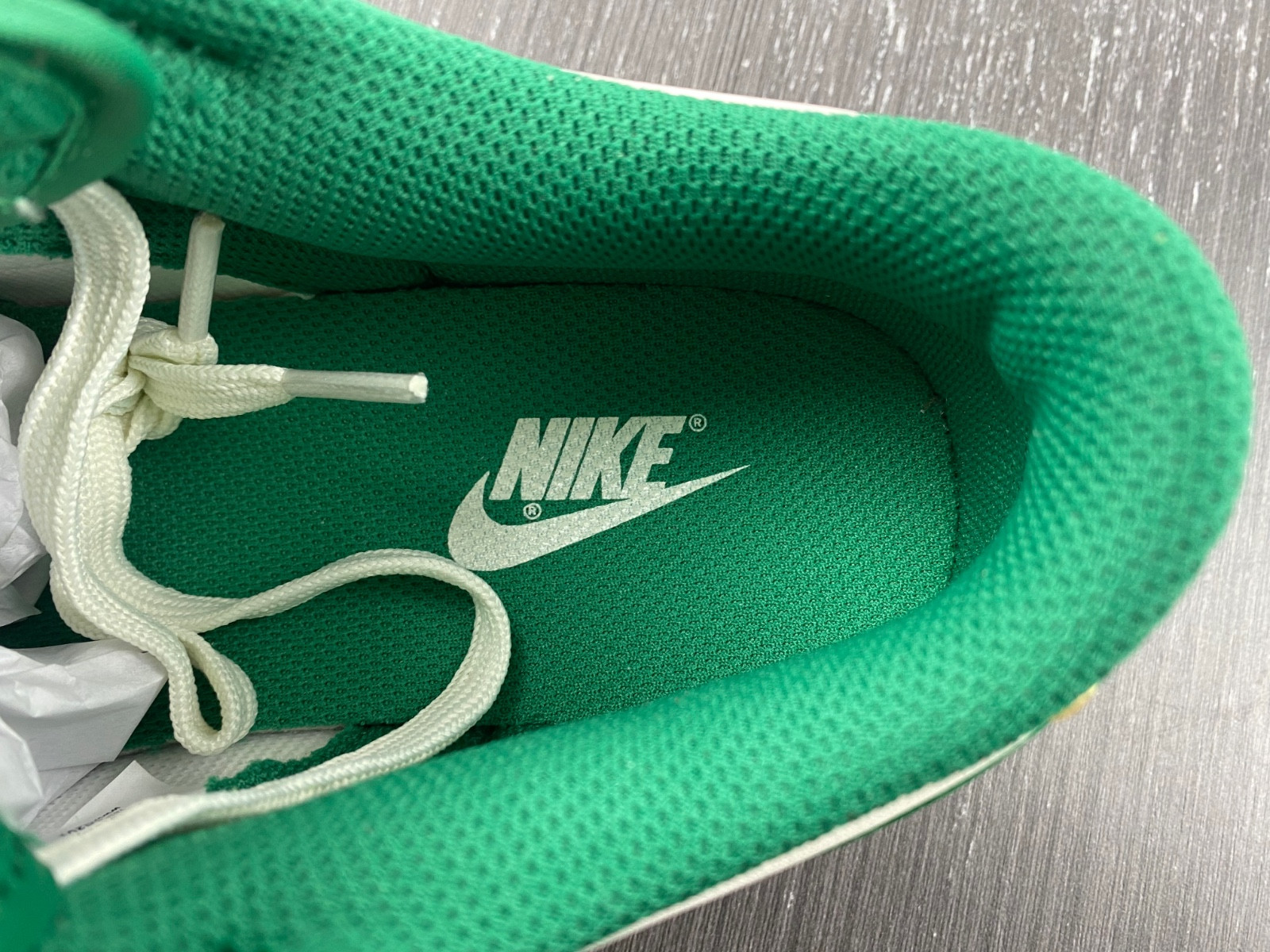 nike dunk low malachite university gold (w) fb7173-131