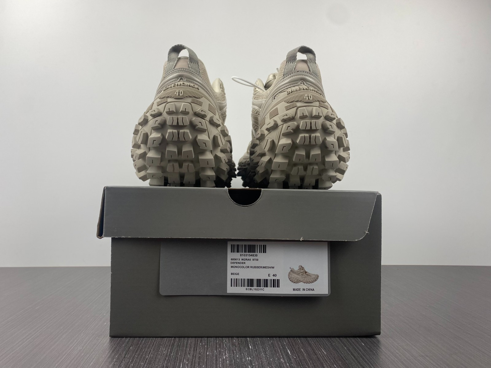 Ba*len*cia*ga defender sneaker