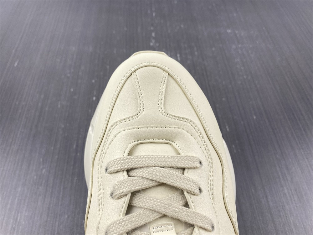 G*u*i sneaker pink with duck