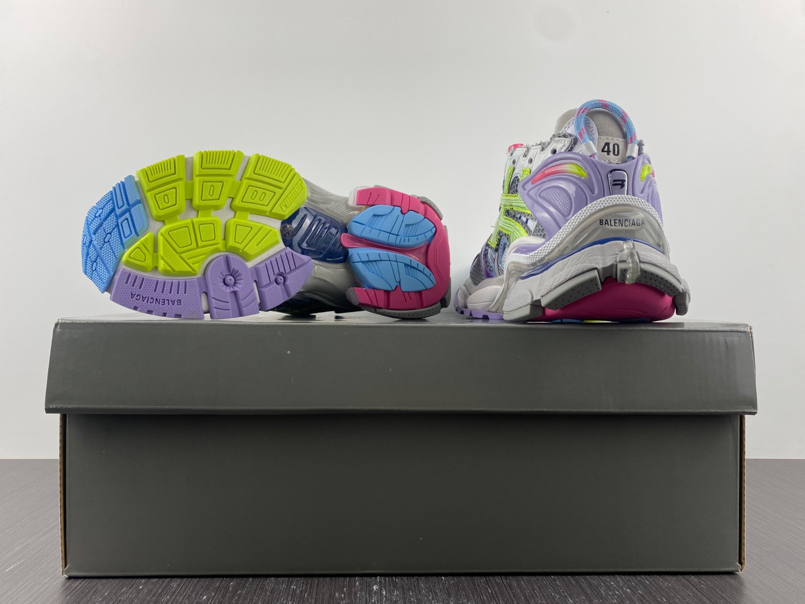 Ba*len*cia*ga runner sneaker