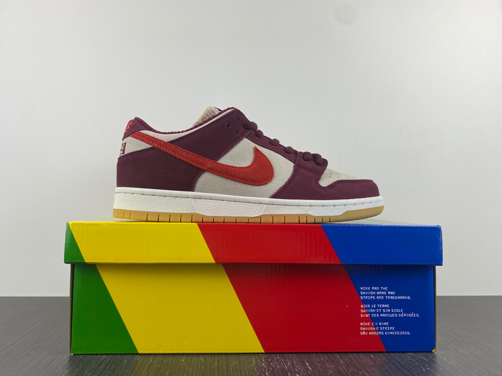 nike sb dunk low "skate like a girl dx4589-600