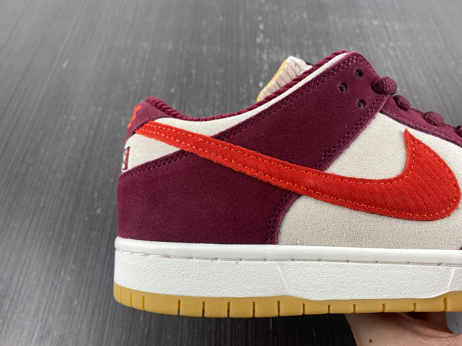 nike sb dunk low "skate like a girl dx4589-600