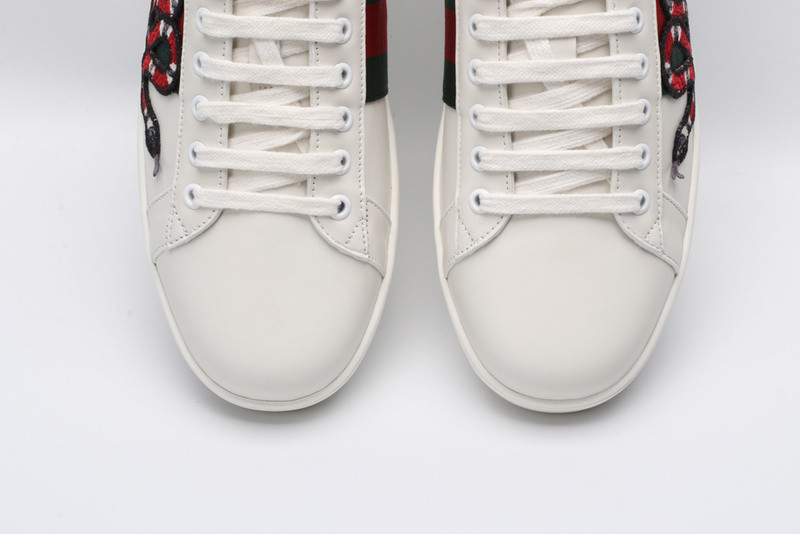 G*u*i ace embroidered low-top sneaker white with snake