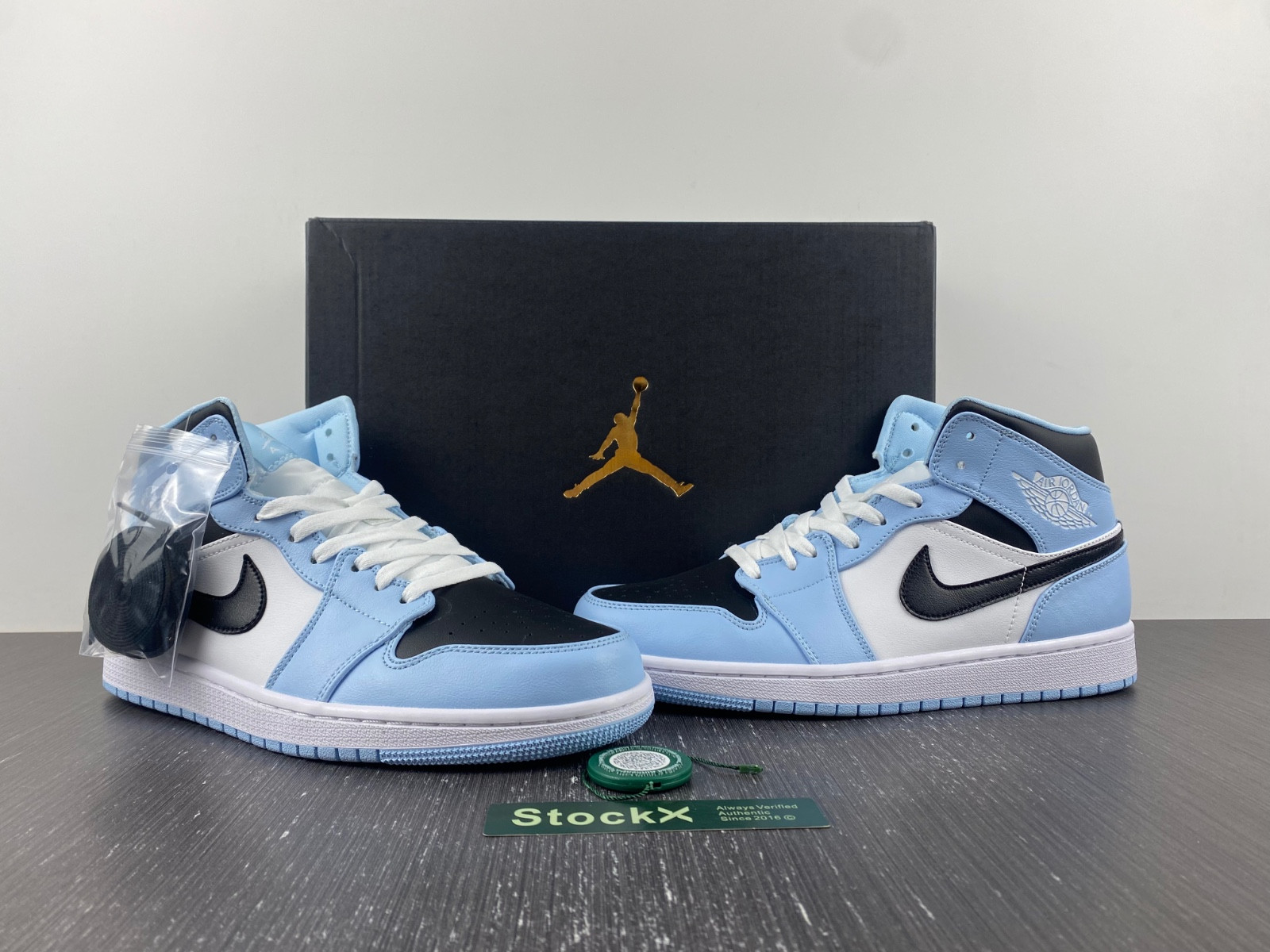 air jordan 1 mid gs ice blue 555112-401
