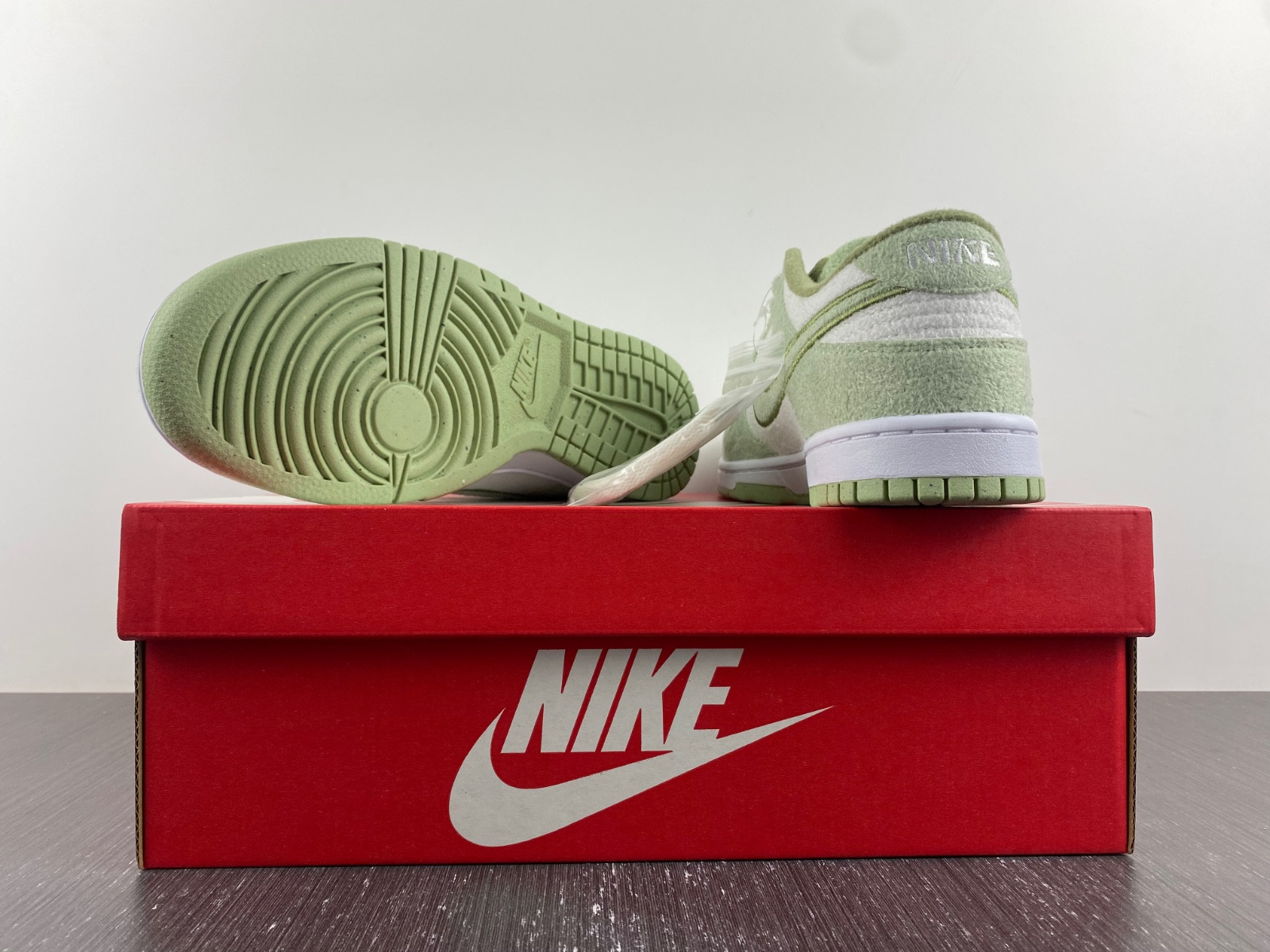 nike dunk low se fleece pack honeydew (w) dq7579-300