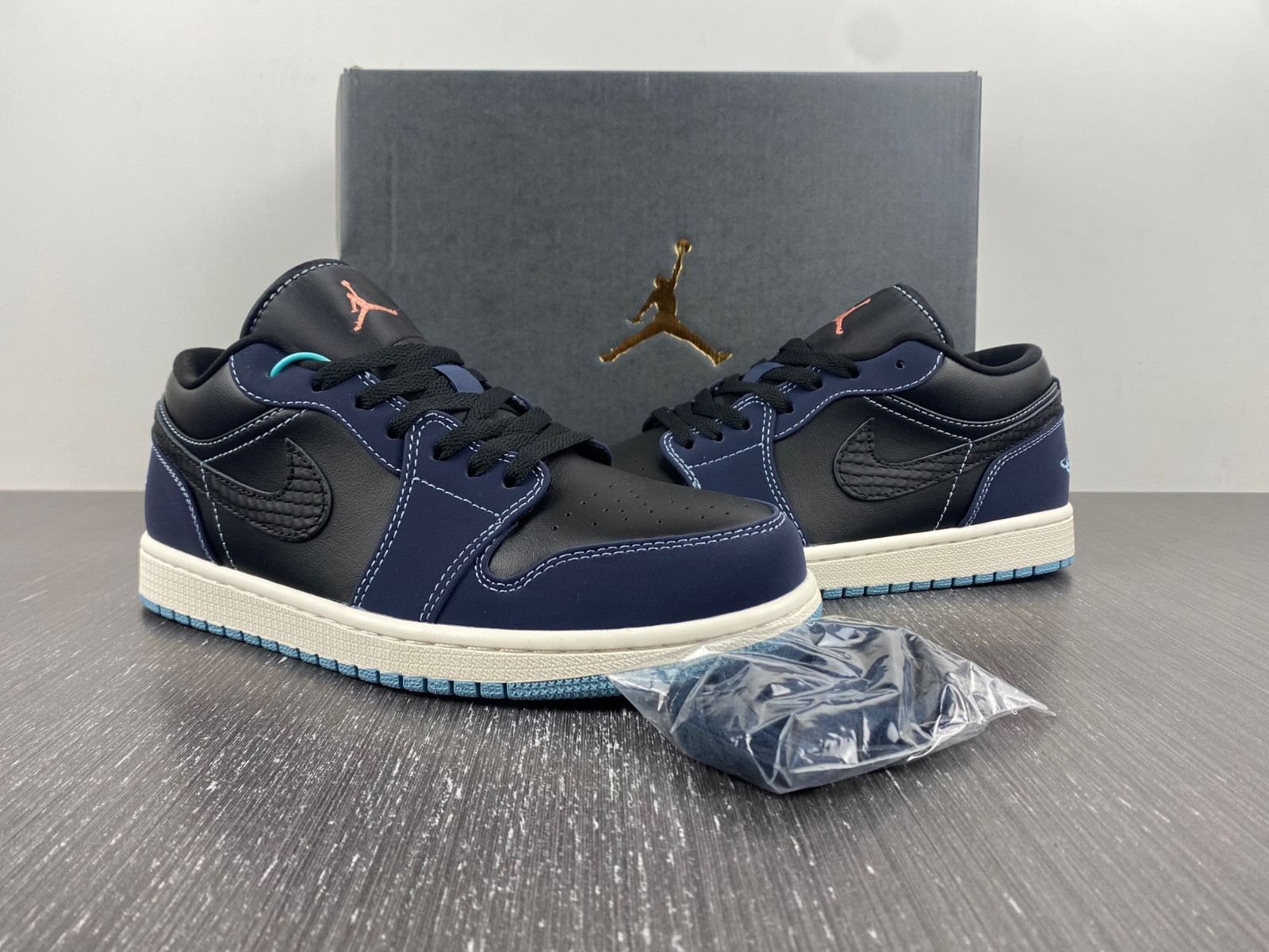 air jordan 1 low navy black snakeskin fj5478-010