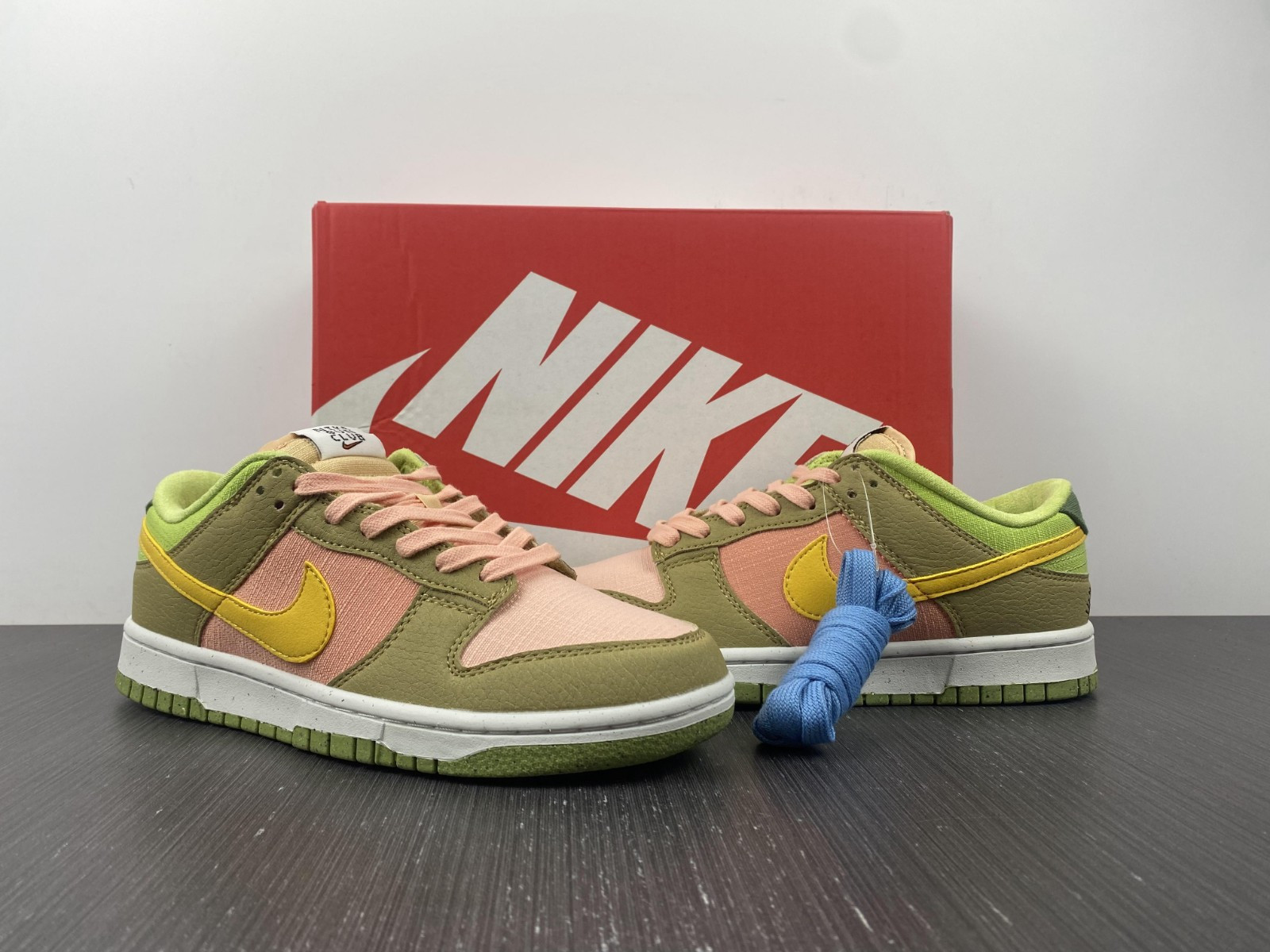 nike dunk low next nature sun club arctic orange dm0583-800