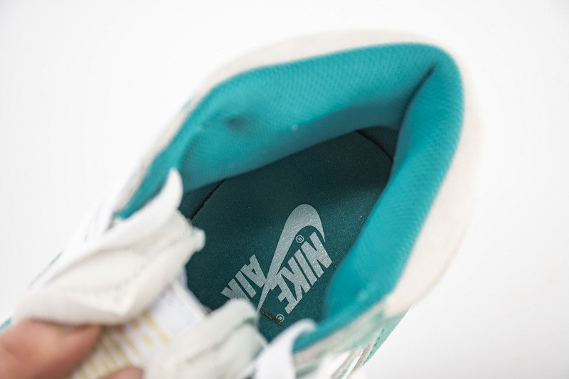 air jordan 1 retro high og turbo green 555088-311