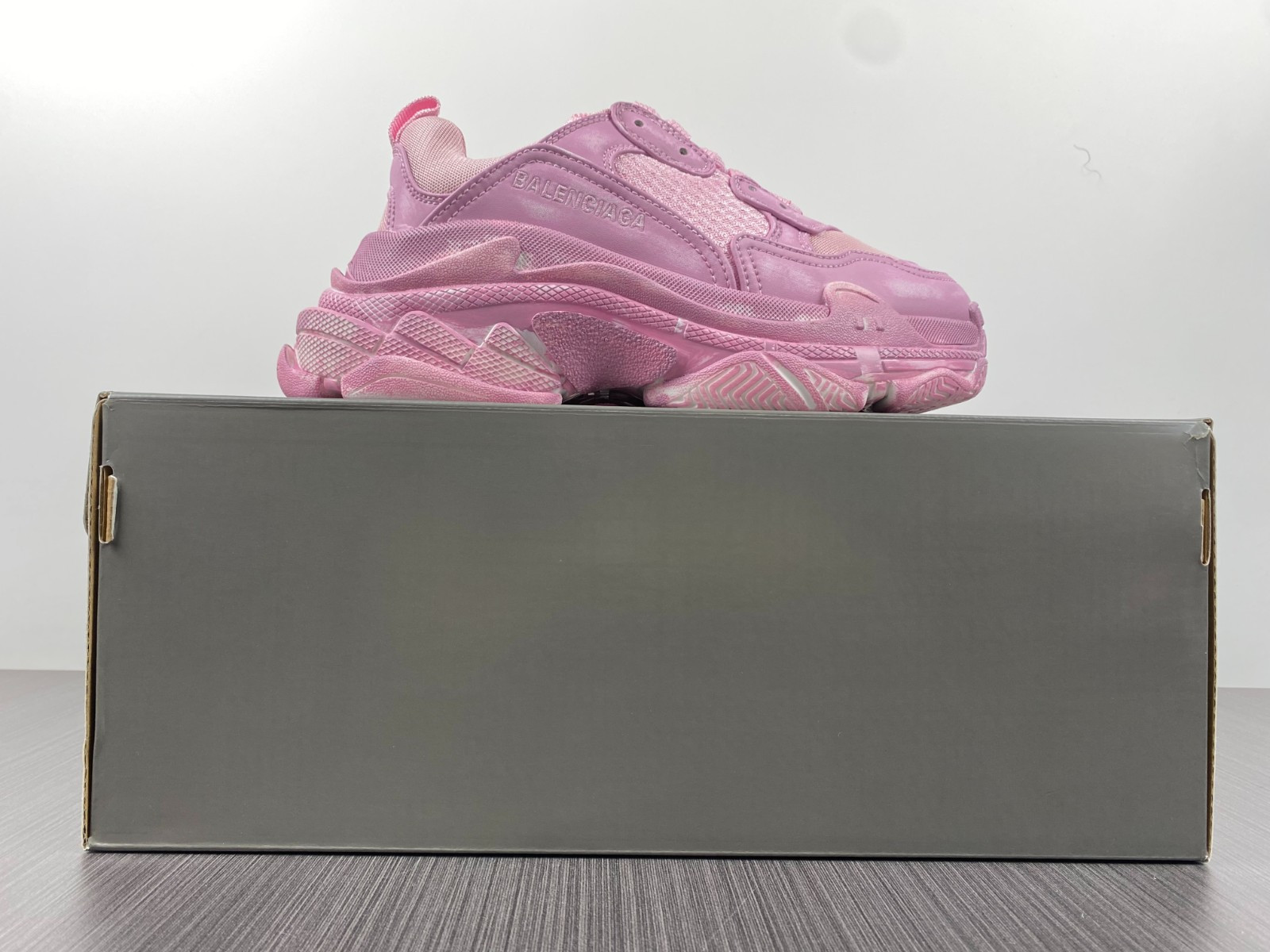 Ba*len*cia*ga triple s pink sneaker