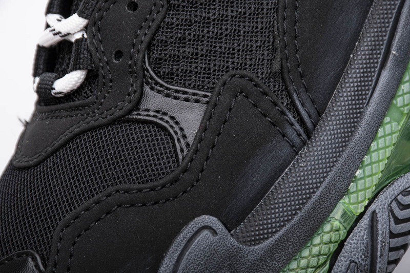 Ba*len*cia*ga triple s