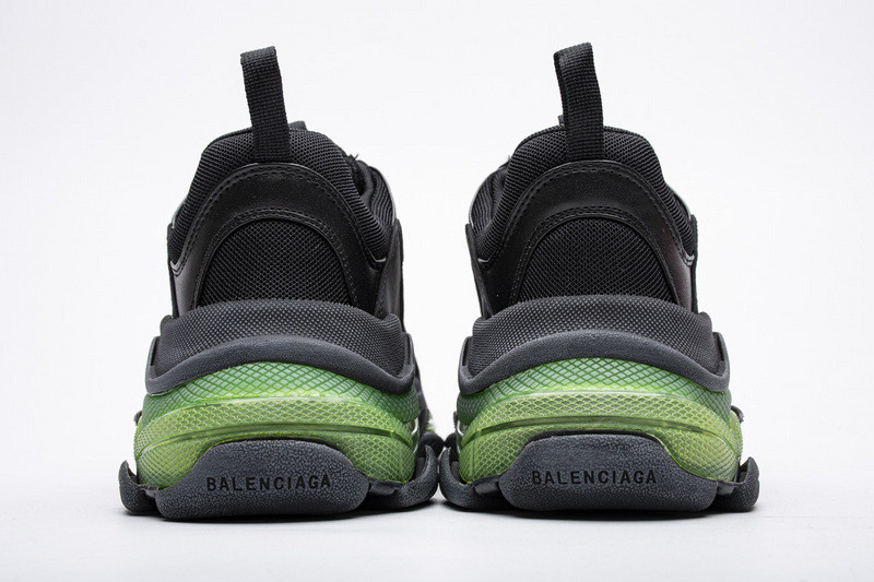 Ba*len*cia*ga triple s