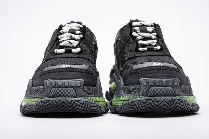 Ba*len*cia*ga triple s