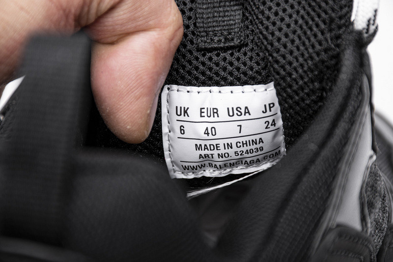 Ba*len*cia*ga triple s