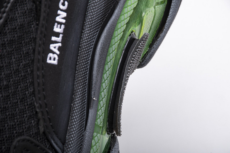 Ba*len*cia*ga triple s