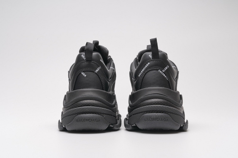 Ba*len*cia*ga triple s