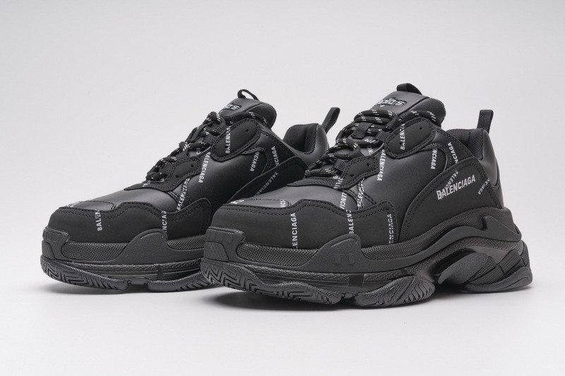 Ba*len*cia*ga triple s