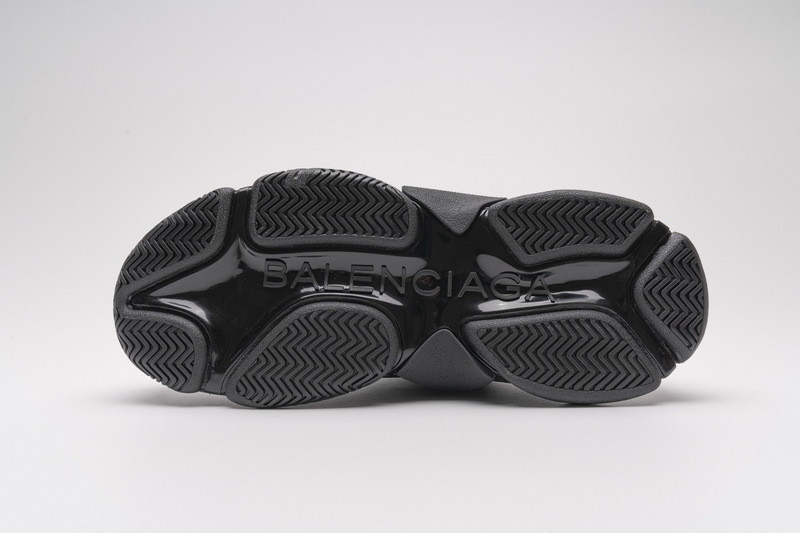 Ba*len*cia*ga triple s