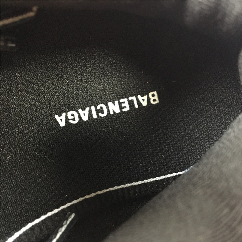 Ba*len*cia*ga sneaker tess.s black with green sole