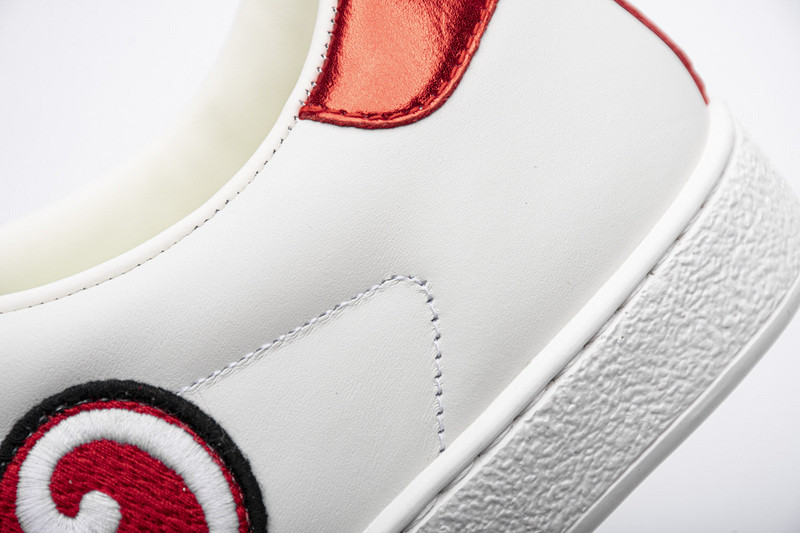 G*u*i low-top sneaker white with apple