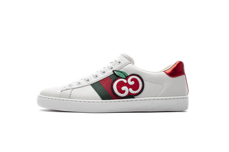 G*u*i low-top sneaker white with apple