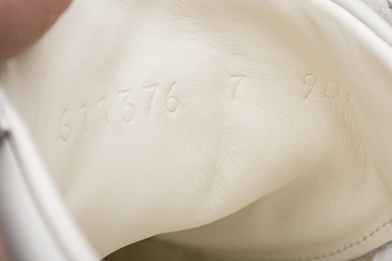 G*u*i low-top sneaker white with apple