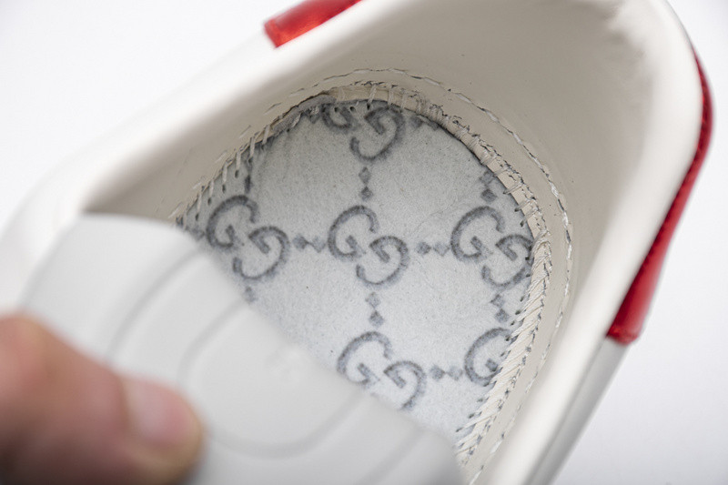 G*u*i low-top sneaker white with apple