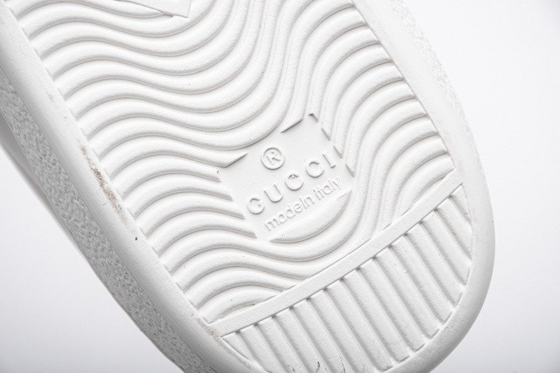 G*u*i low-top sneaker white with apple