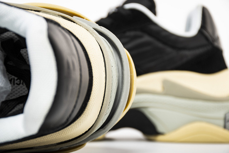 Ba*len*cia*ga triple s 2.0 506346w09s24602