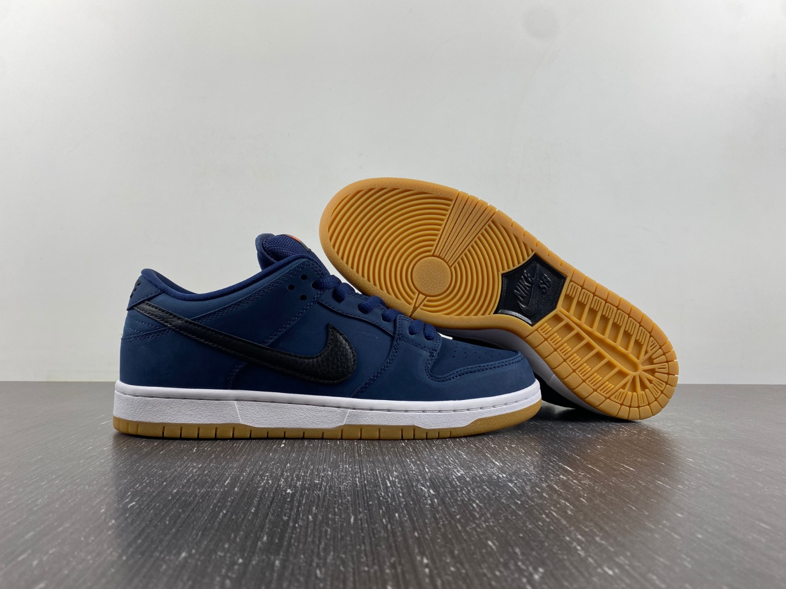 nike sb dunk low navy black gum men