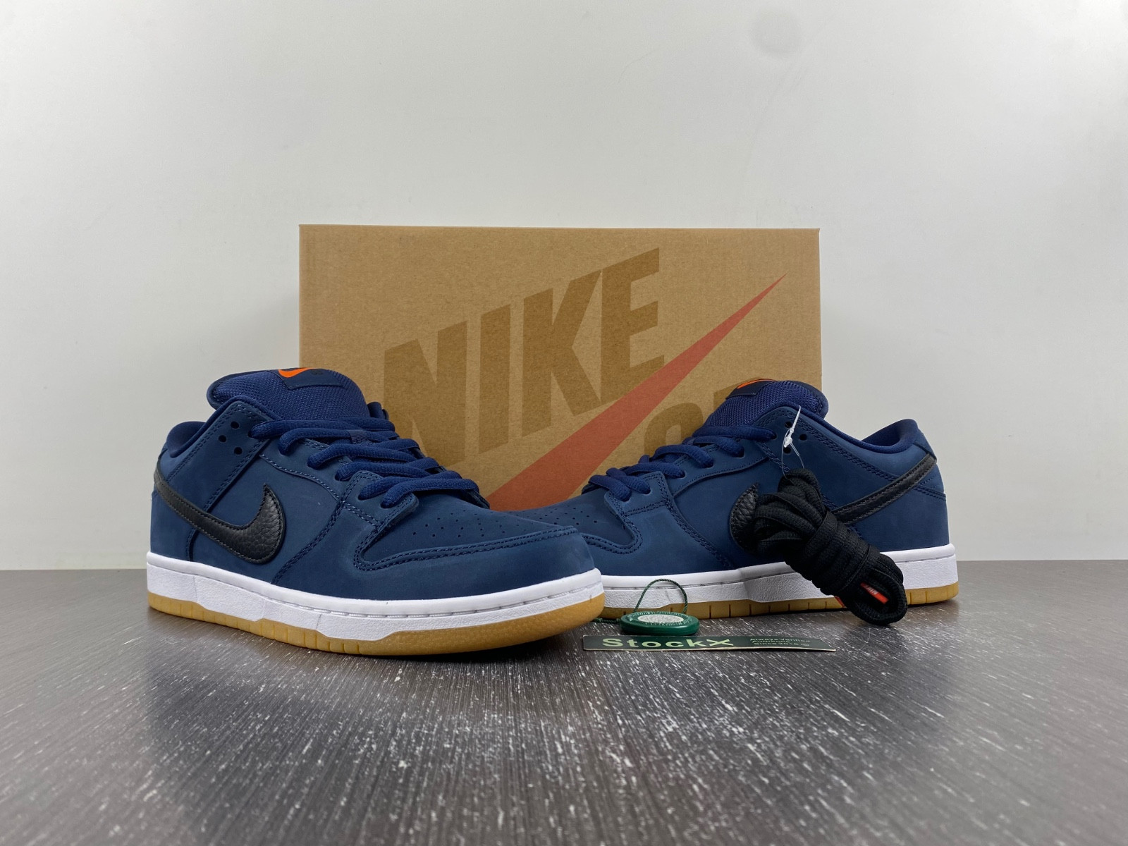 nike sb dunk low navy black gum men