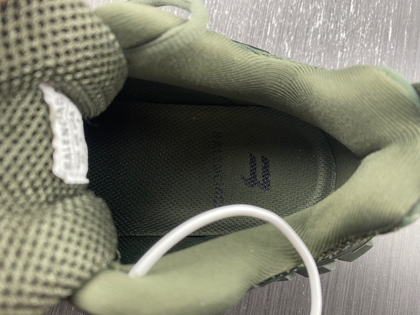 Ba*len*cia*ga defender sneaker