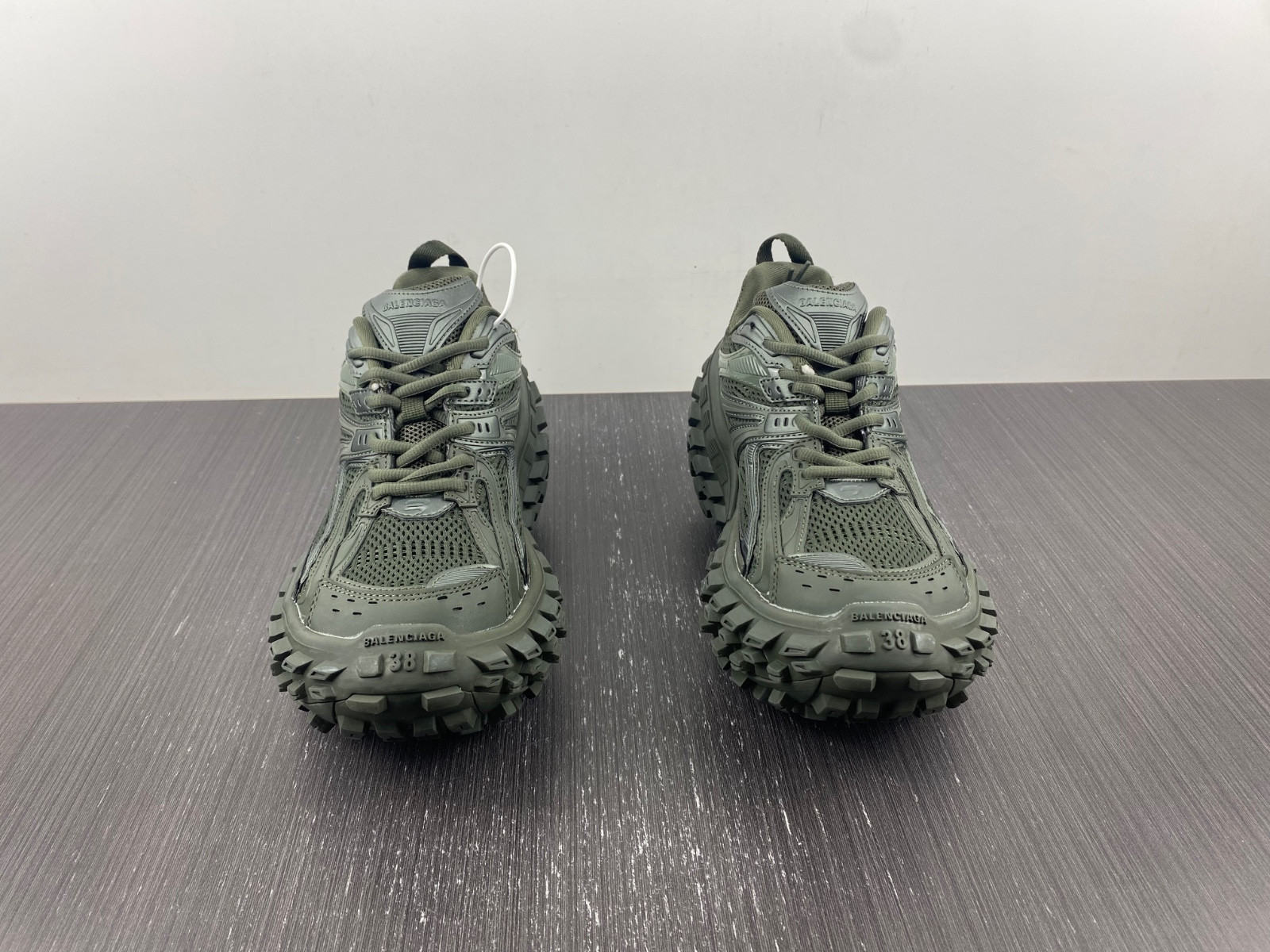 Ba*len*cia*ga defender sneaker