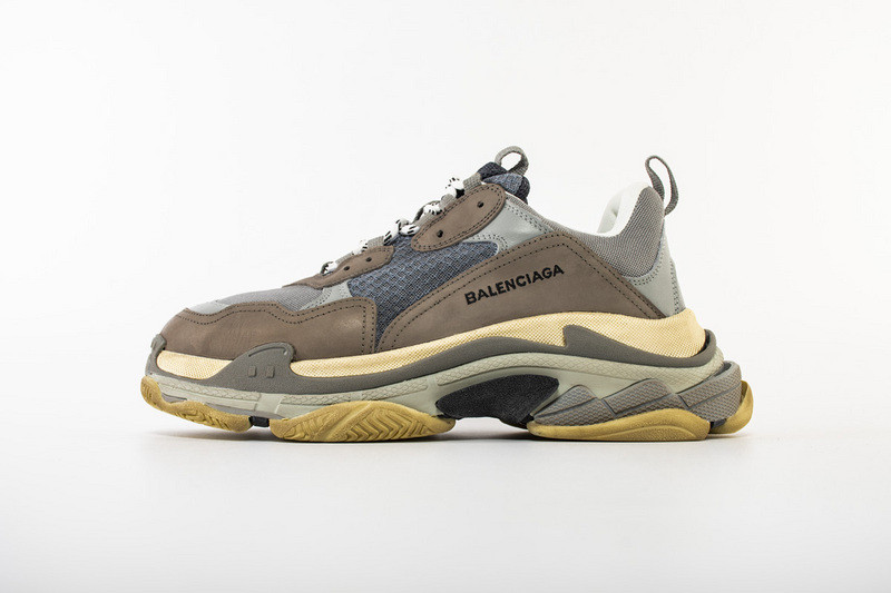 Ba*len*cia*ga triple s trainers gray