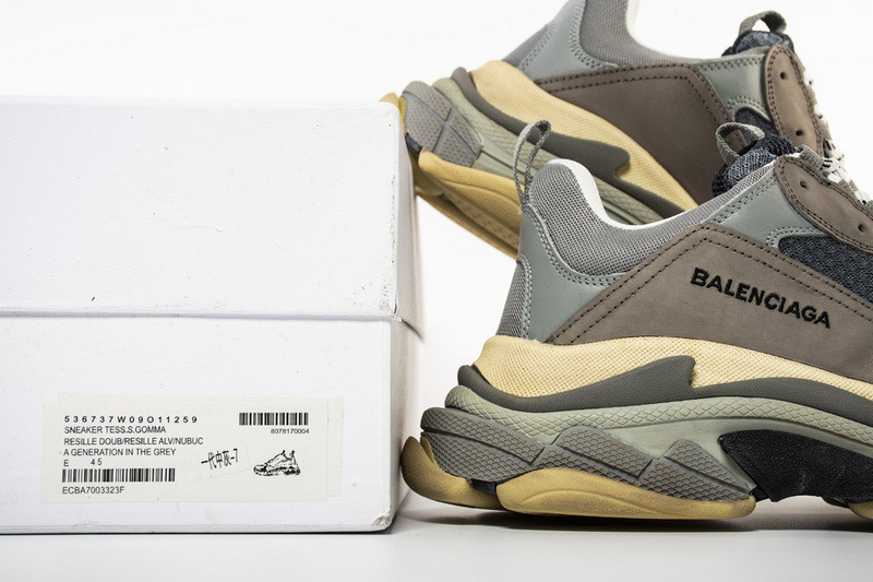 Ba*len*cia*ga triple s trainers gray