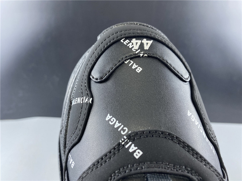 Ba*len*cia*ga triple s