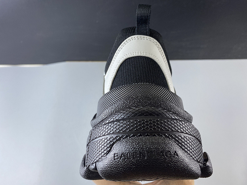 Ba*len*cia*ga grey blake triple s trainers