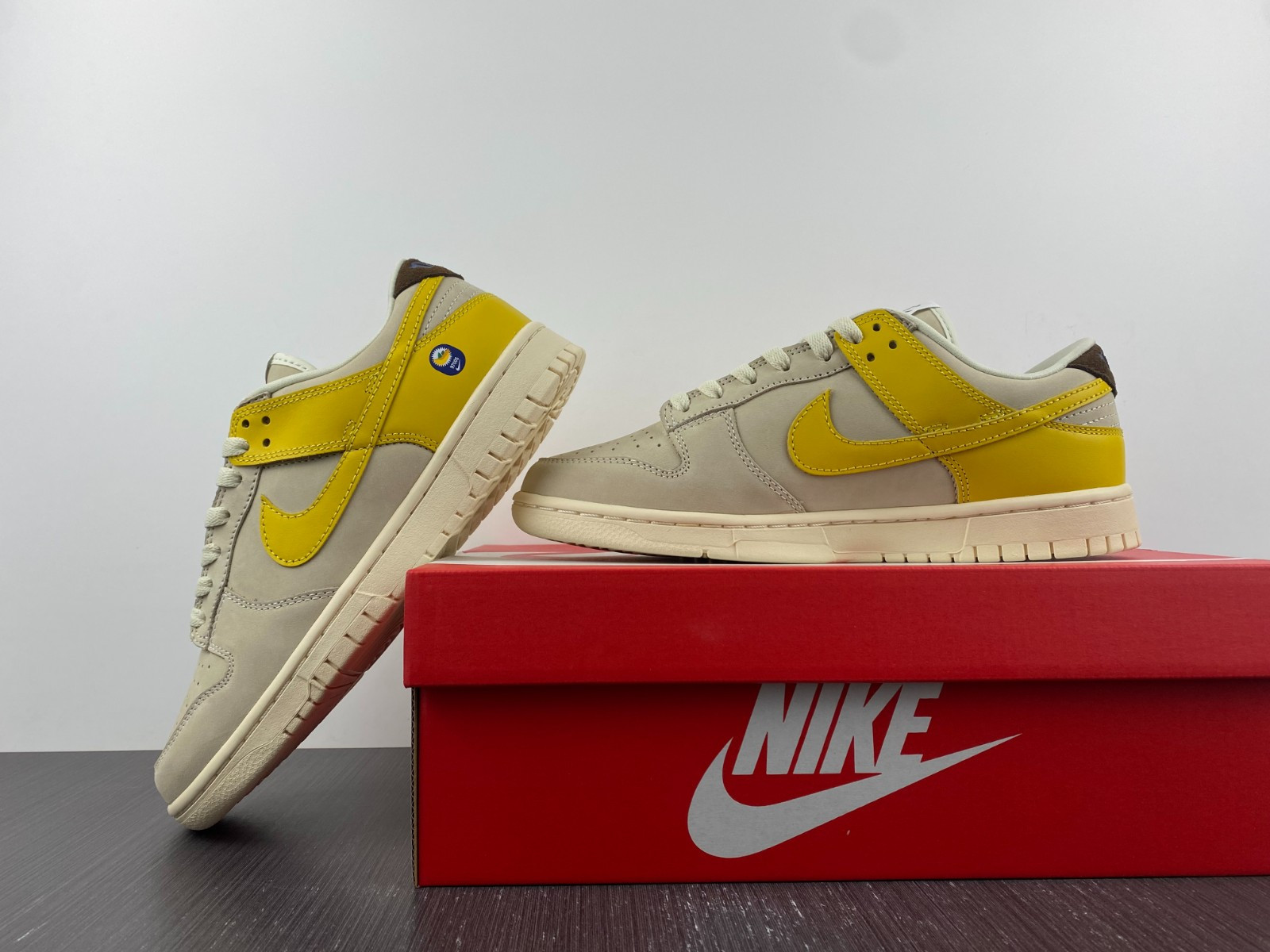 nike dunk low lx banana (w) - dr5487-100
