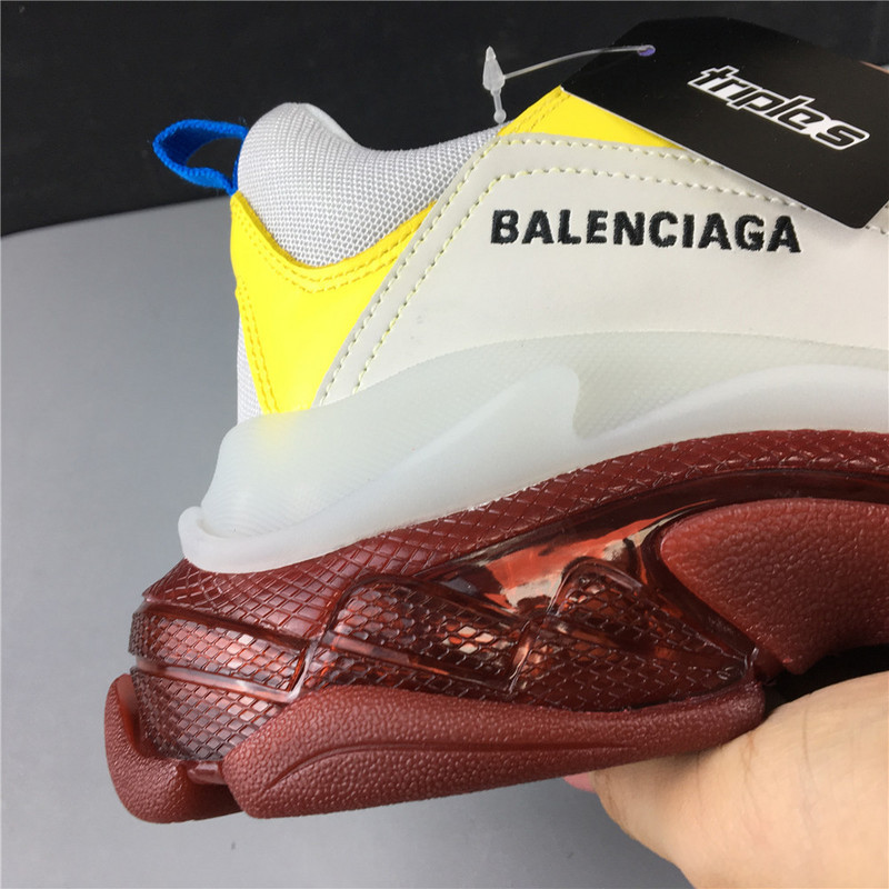 Ba*len*cia*ga triple s