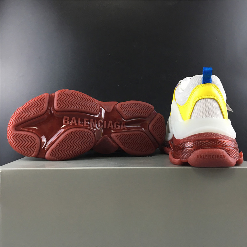 Ba*len*cia*ga triple s