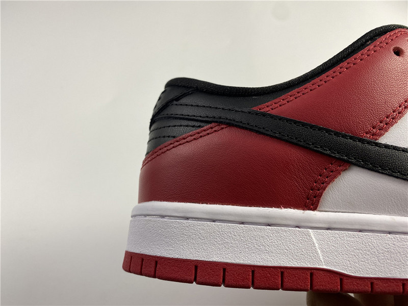 nike dunk sb low “chicago” bq6817-600