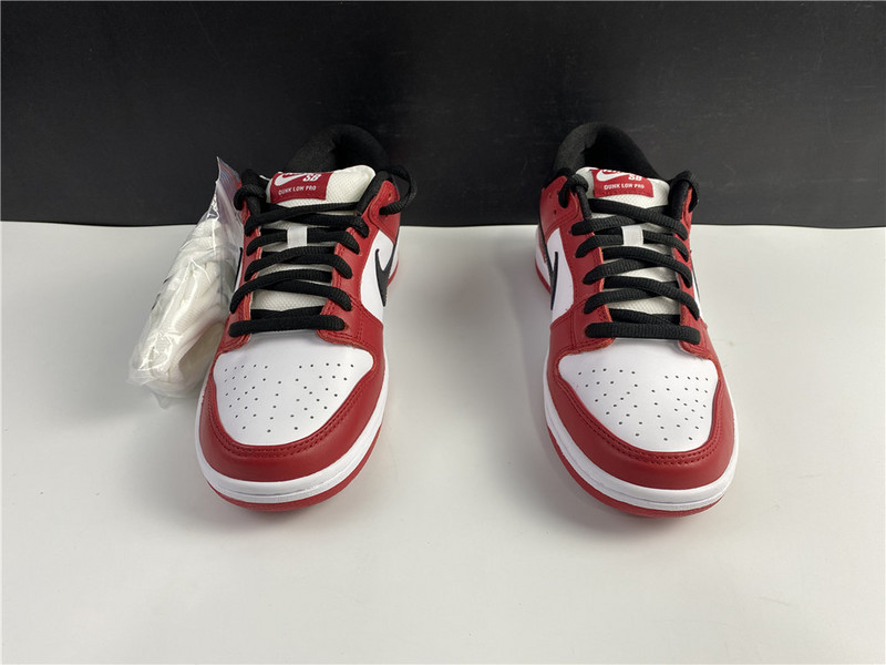 nike dunk sb low “chicago” bq6817-600