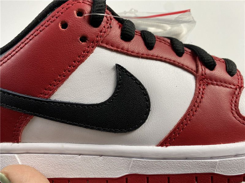 nike dunk sb low “chicago” bq6817-600