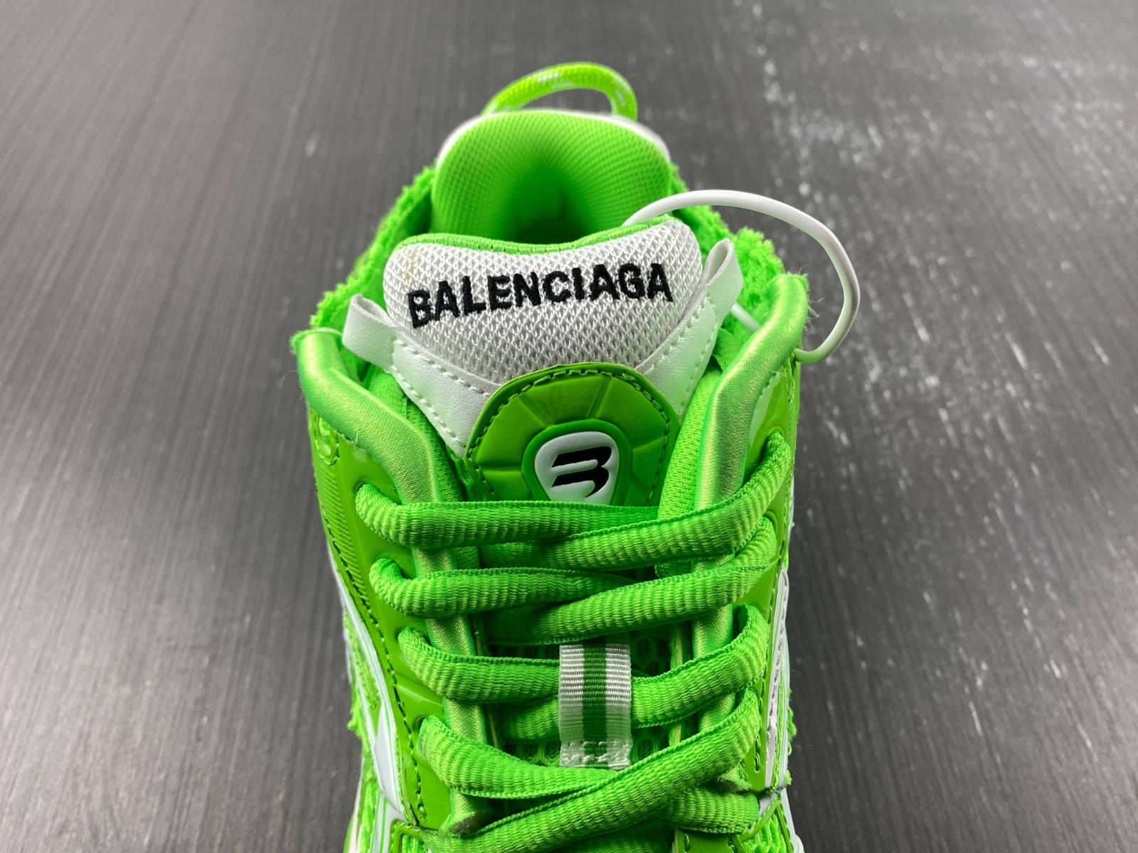 Ba*len*cia*ga runner sneaker