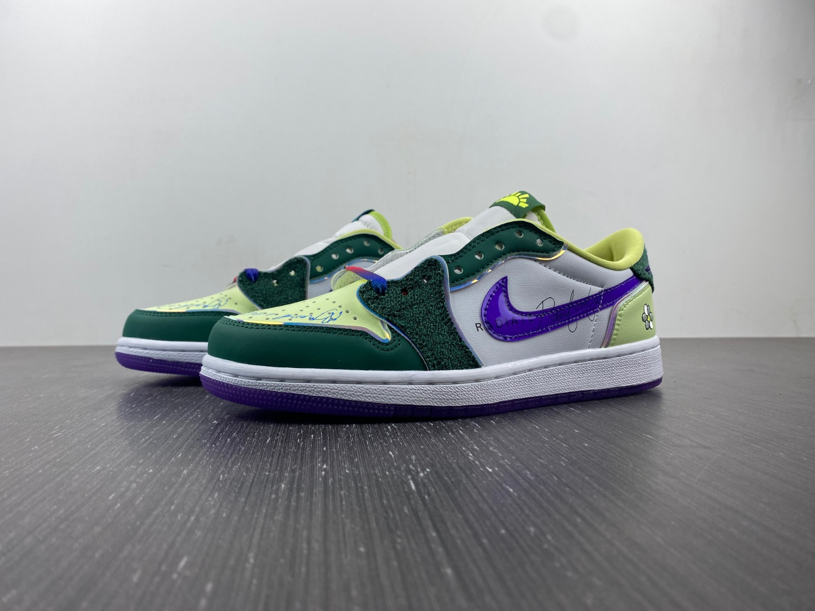 jordan 1 retro low og doernbecher (2023) - fd9665-351