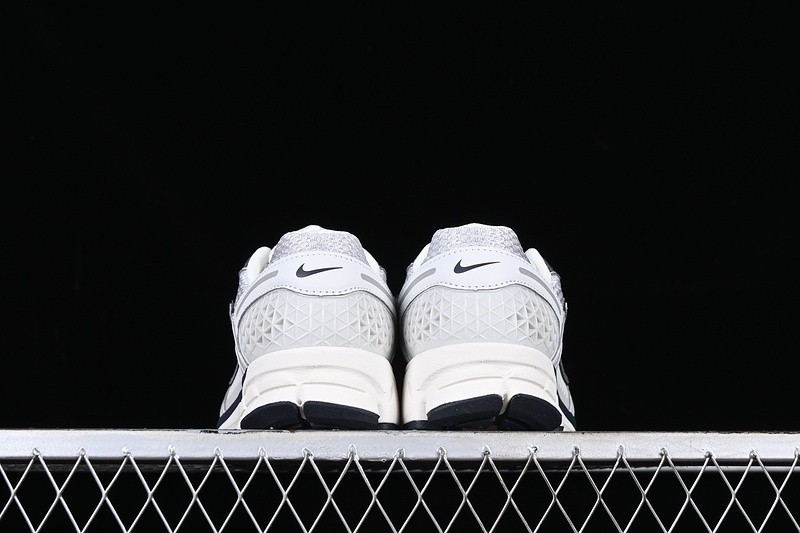 nike zoom vomero 5 photon dust metallic silver women