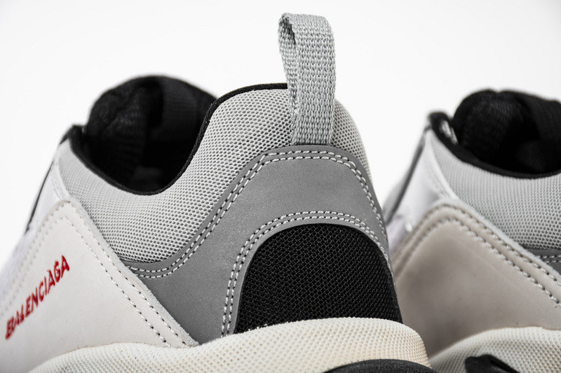 Ba*len*cia*ga triple s grey/sliver/black